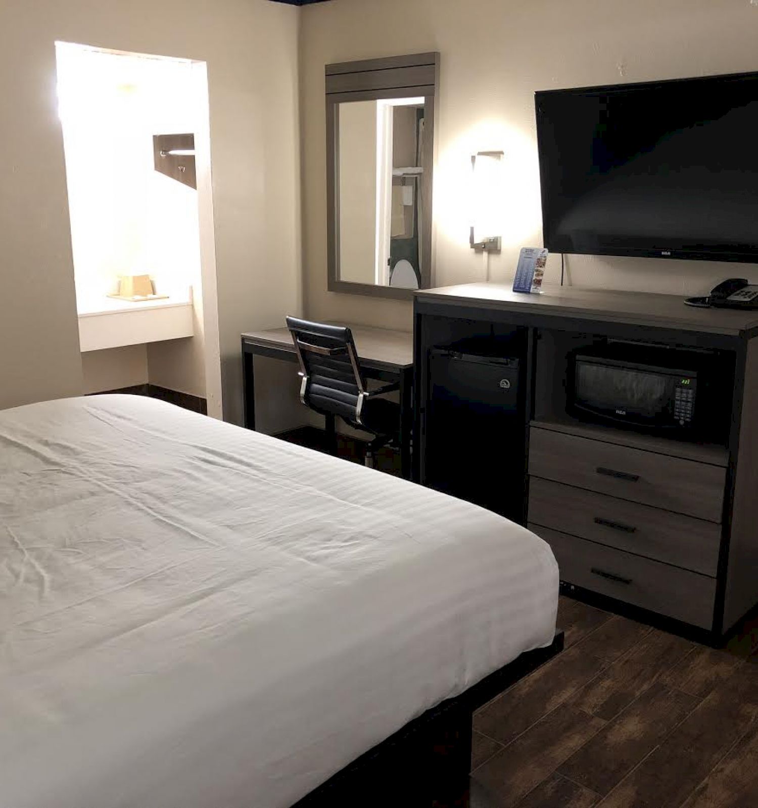 king bed room best places to stay Wharton Texas